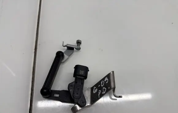 BMW XM Headlight/headlamp level sensor 6895467