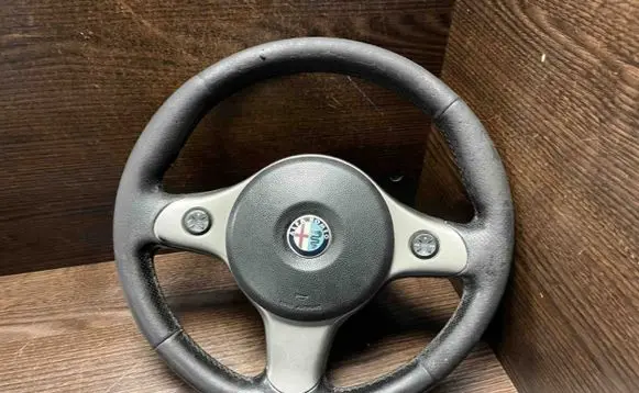 Alfa Romeo 159 Steering wheel 156081638 86250210091