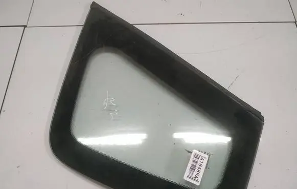 Honda Civic Rear side window AS2