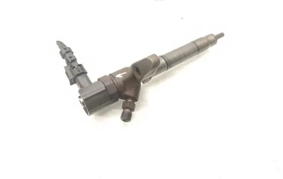 Hyundai i30 Fuel injector 338002A400