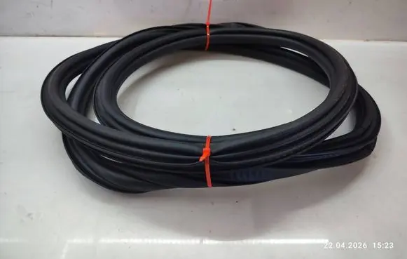 Seat Leon IV Rear door rubber seal (on body) 
