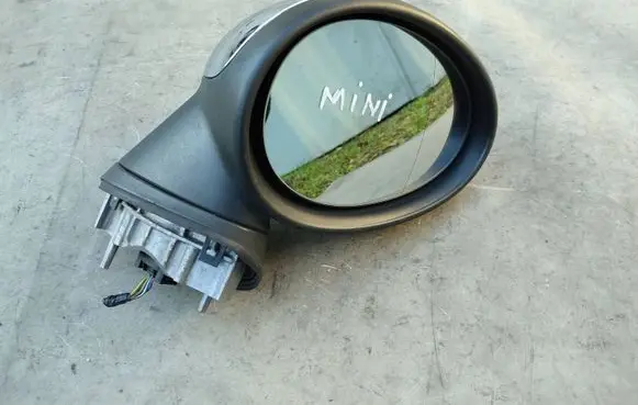 Mini One - Cooper Coupe R56 Front door electric wing mirror