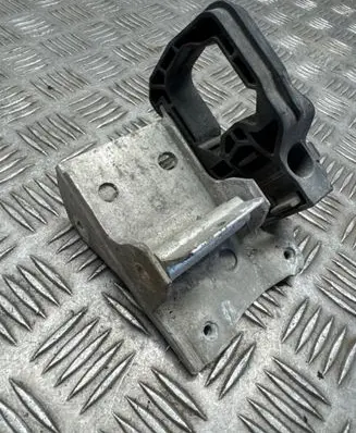 BMW 3 F30 F35 F31 Radiator mount bracket 7186514 7211162 7207152