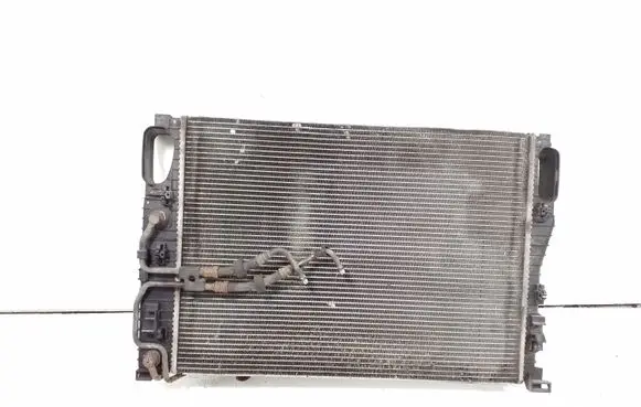 Mercedes-Benz CLS C219 Coolant radiator A2115003402