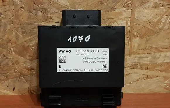 Audi A5 8T 8F Voltage converter/converter module 8K0959663 8K0959663B