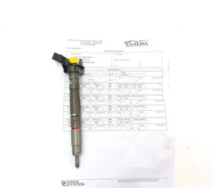 Audi A5 8T 8F Fuel injector 0445116015