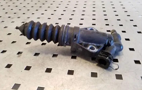 Mercedes-Benz C W205 Clutch slave cylinder 0501220094