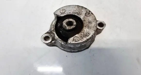 Honda Accord Engine mount bracket 