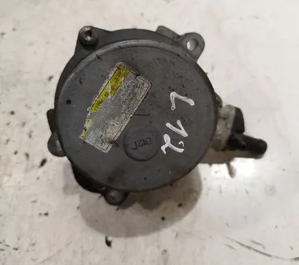 Hyundai i30 Vacuum pump 288102A101