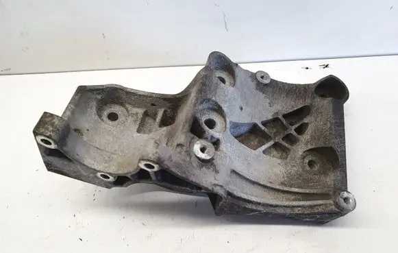 Opel Insignia A A/C compressor mount bracket 55562863
