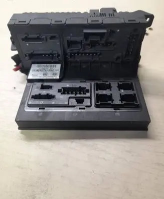 Mercedes-Benz E W211 Fuse module 2115453101 00007165A2