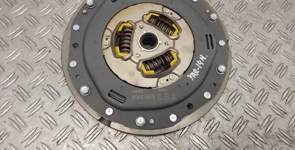 Toyota Yaris Clutch set kit 2D061853