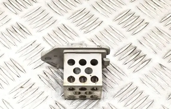 Coolant fan relay