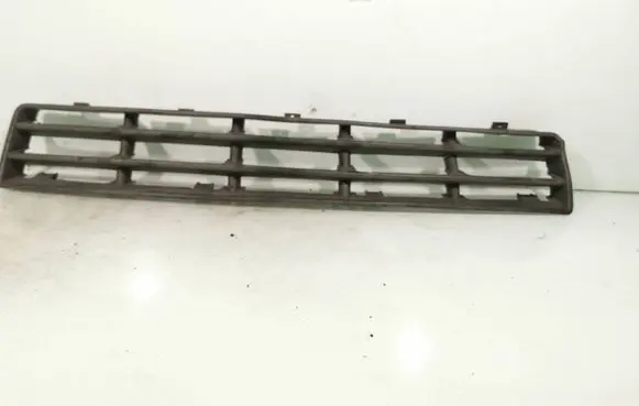 Volkswagen Golf IV Front bumper lower grill 1J0853677D