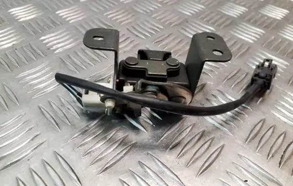 Hyundai Santa Fe Tailgate window lock/catch/latch 