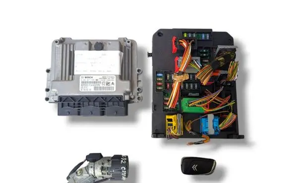 Citroen C4 II Engine ECU kit and lock set 0281017335 9675682180