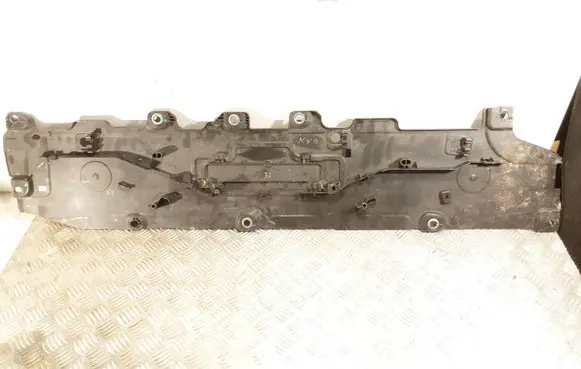 Volvo XC40 Center/middle under tray cover 31497613