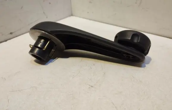 Toyota Yaris Rear door window winding handle 796134