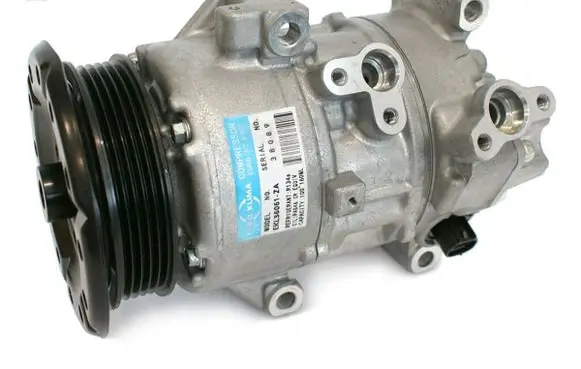 Toyota Avensis T250 Air conditioning (A/C) compressor (pump) 8831005101 EKL36061ZA 240932