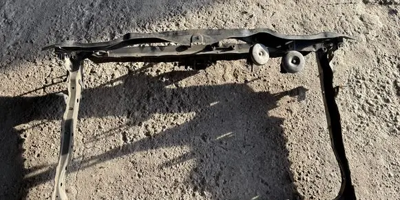 Toyota RAV 4 (XA30) Radiator support slam panel 