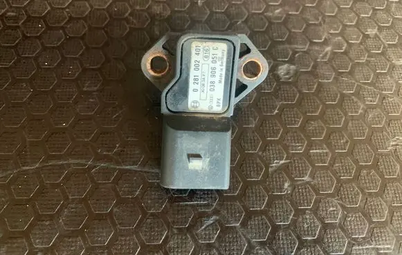 Volkswagen PASSAT B6 Air pressure sensor 30083AP7 038906051C 0281002401