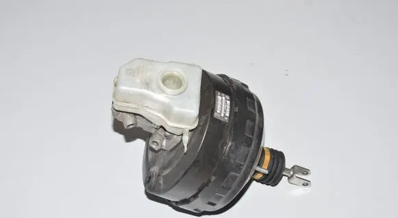 BMW 1 E81 E87 Brake booster 6785647