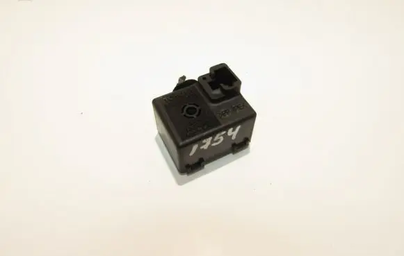 Lexus RX 330 - 350 - 400H Sensor 8665248010