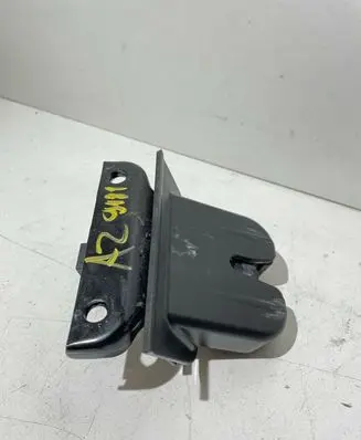 Audi A2 Tailgate/trunk/boot lock/catch/latch 8Z0827520