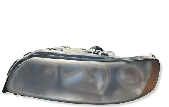 Volvo V70 Headlight/headlamp 30698835 P2004V70 89900267