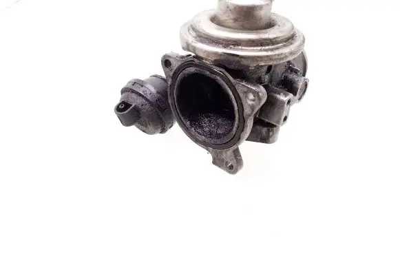Audi A4 S4 B6 8E 8H EGR valve 038131501G