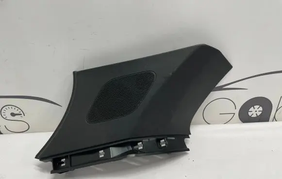 (D)pillar trim (top)