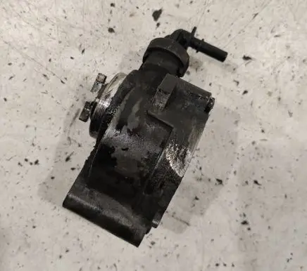 Peugeot 407 Vacuum pump D1562C2