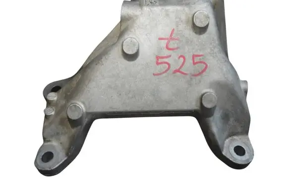 BMW 7 G11 G12 Engine mounting bracket 6884474
