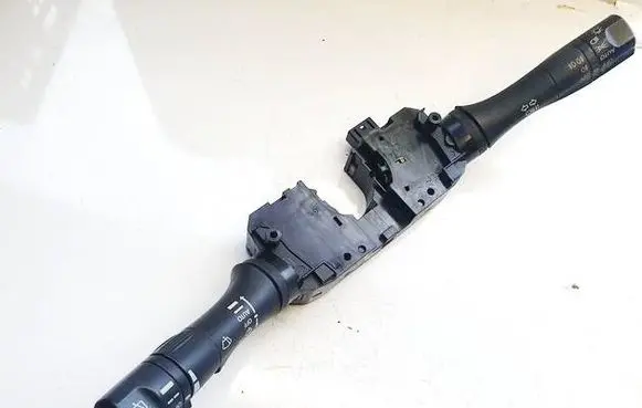 Wiper turn signal indicator stalk/switch