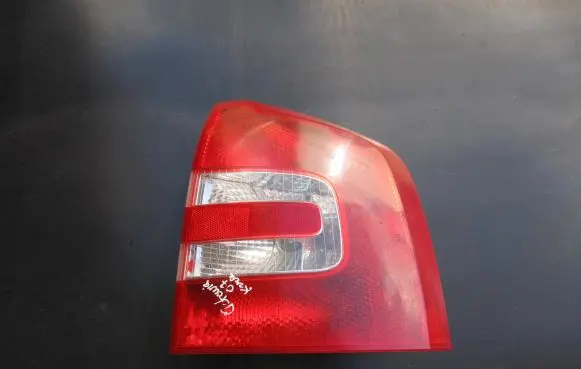 Skoda Octavia Mk2 (1Z) Rear/tail lights 1Z9945096