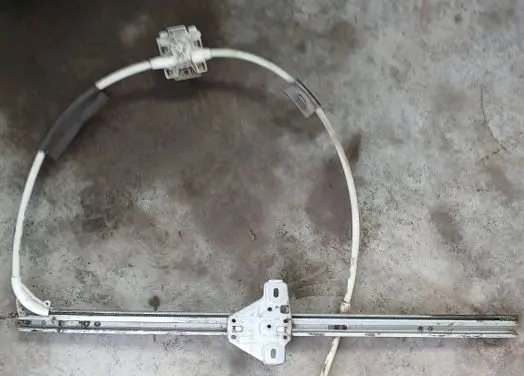 Iveco Daily 3rd gen Front window lifting mechanism without motor
