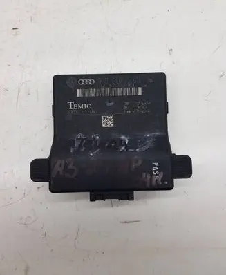 Audi A3 S3 A3 Sportback 8P Gateway control module 1K0907530D