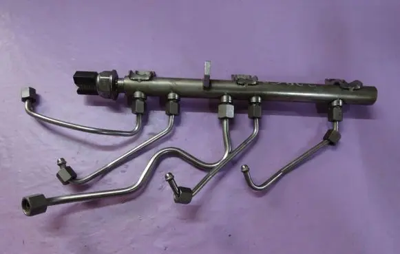 BMW 1 E81 E87 Fuel main line pipe 55PP11