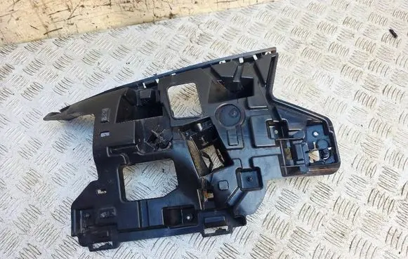 Volvo V40 Front bumper mounting bracket 31425001