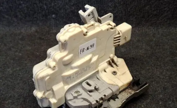 Audi A6 S6 C7 4G Rear door lock 4G0839016
