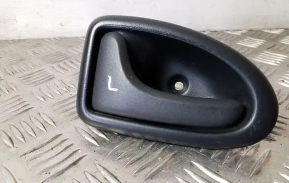 Opel Vivaro Front door interior handle 8200028994 99035201