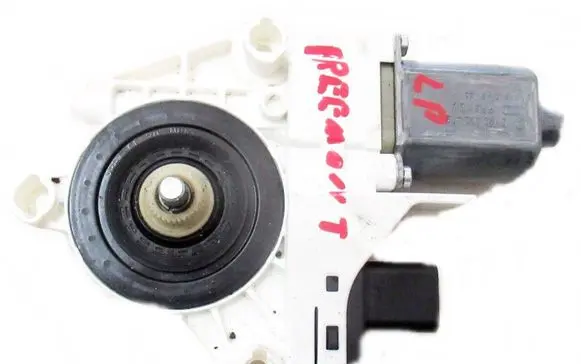 Fiat Freemont Front door window regulator motor 0130822473 FPG12T