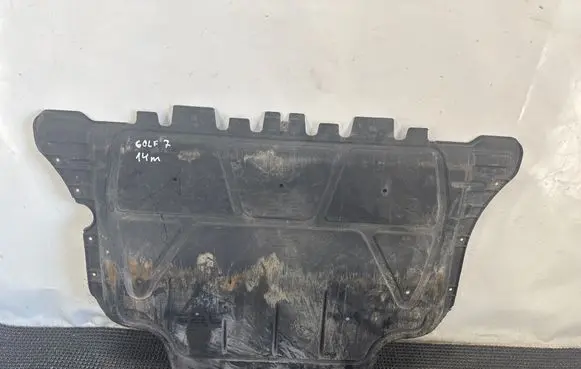 Volkswagen Golf VII Engine splash shield/under tray 5Q0825236
