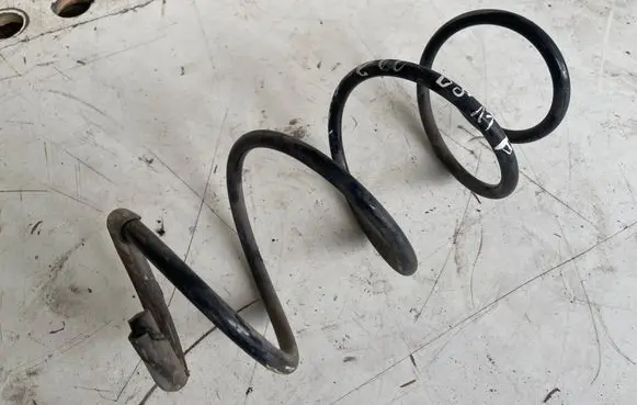 Renault Clio III Front coil spring