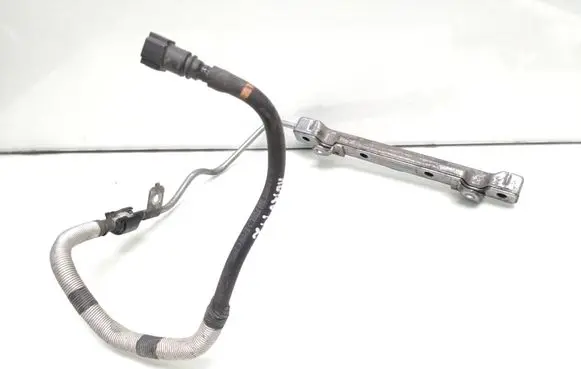 Toyota Auris E180 Fuel main line pipe 13i19