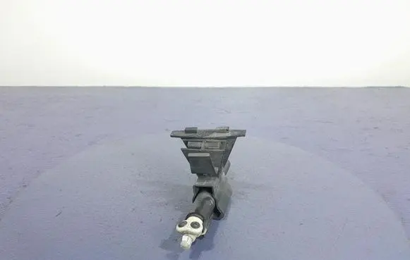 Ford Mondeo MK I Windshield washer spray nozzle DS7313L015AA