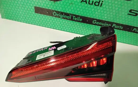 Audi A4 S4 B9 Tailgate rear/tail lights 8W5945094B