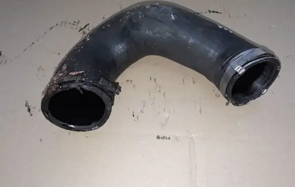 Audi Q7 4L Intercooler hose/pipe 7L6145972E