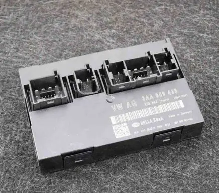 Volkswagen PASSAT B7 Central body control module 3AA959433