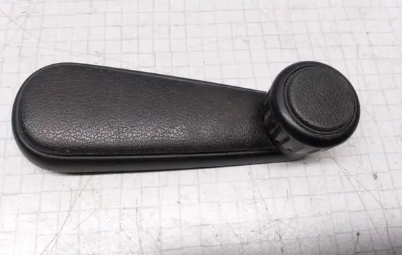 Volkswagen Golf II Rear door window winding handle 191837579